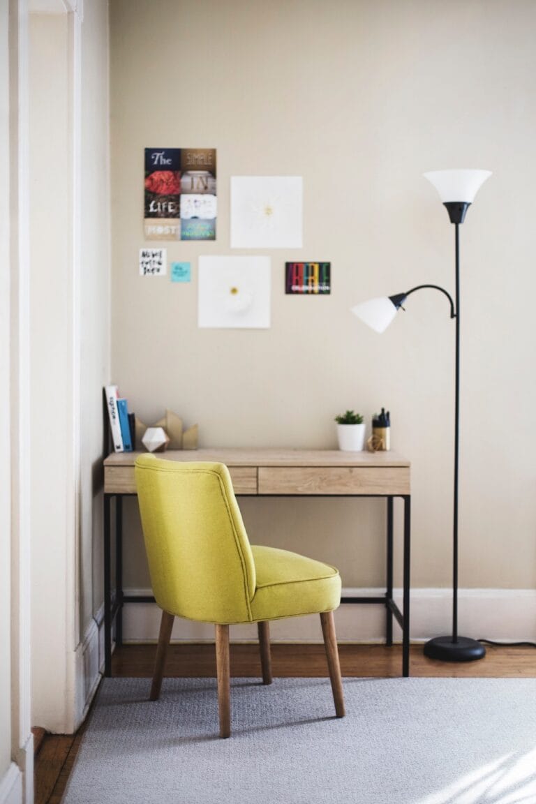 Floor Standing Reading Light for the Elderly